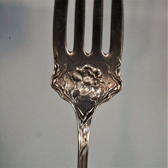 Vintage Meat Serving Fork Rogers Bros 1903 Mystic Pattern Silverplate - Picture 4 of 7